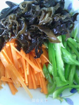 鱼香的味道——鱼香肉丝的做法步骤：2