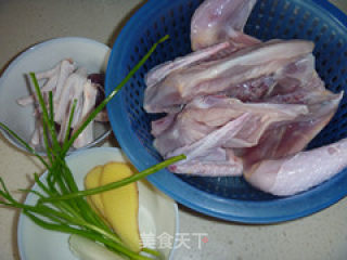 【清淡好滋味】——葱油白斩鸡的做法步骤：1