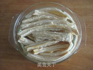 尖椒炒腐竹的做法步骤：3
