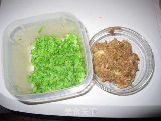 白菜馅饼的做法步骤：3