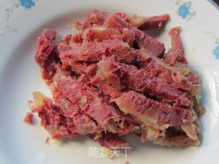 蒜薹炒牛肉的做法步骤：3