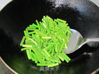 蒜薹炒牛肉的做法步骤：5