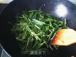 韭菜炒鸡蛋的做法步骤：5