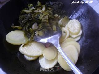 酸菜烧土豆的做法步骤：5