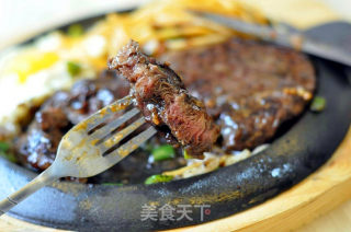 让人食指大动的美味---法式黑椒牛排的做法步骤：10