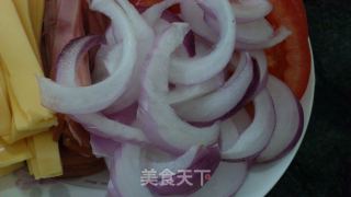 微波吐司披萨的做法步骤：1