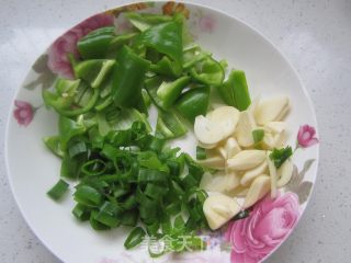 尖椒肉皮的做法步骤：5