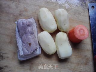 烧五花肉（少油）的做法步骤：1