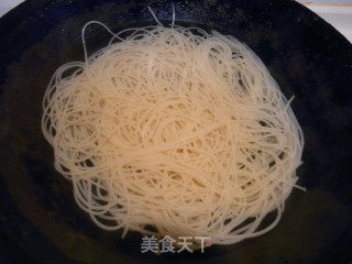 看韩剧学做韩式料理——韩式冷面的做法步骤：8