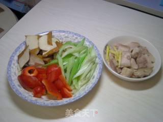 家常小炒----五花肉炒香干的做法步骤：4