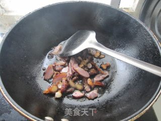 辣椒炒腊肉的做法步骤：3