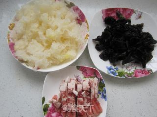 肉片炒双耳的做法步骤：1