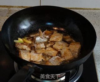 红烧带鱼的做法步骤：3