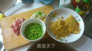 榨菜毛豆炒肉丝的做法步骤：1