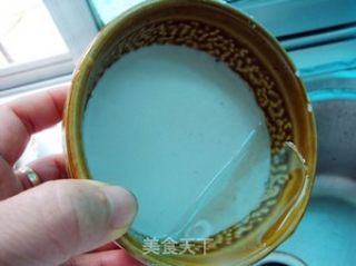 玫瑰红糖凉粉的做法步骤：2