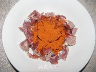 铁板鸡胗的做法步骤：2