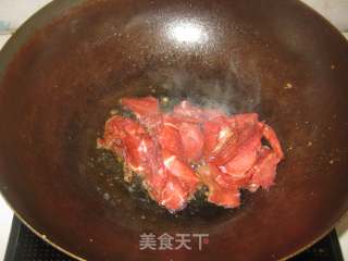 腐竹木耳炒牛肉的做法步骤：5