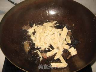 腐竹木耳炒牛肉的做法步骤：8