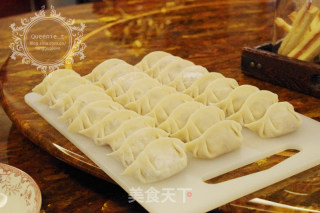 韭黄白菜猪肉饺的做法步骤：5