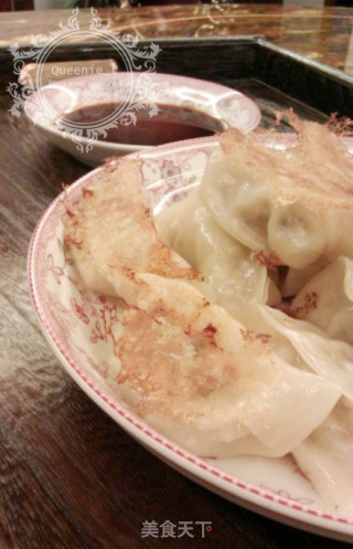韭黄白菜猪肉饺的做法步骤：7