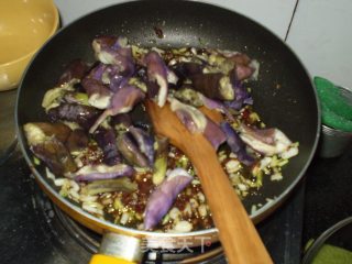 酱烧茄子的做法步骤：6