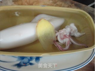 鱿鱼翡翠的做法步骤：1