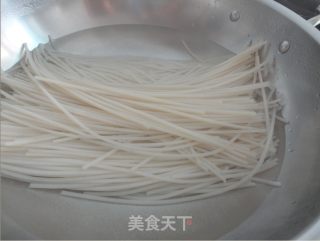 风味独特的桂林米粉的做法步骤：3