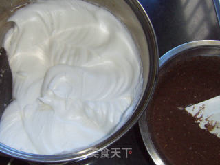 巧克力白芝麻蛋糕——电饭锅做的做法步骤：7