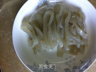 粉皮炒咸菜的做法步骤：1