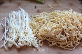 葱油豆腐皮的做法步骤：1