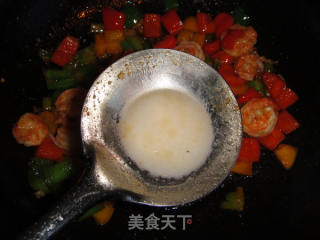 彩椒虾仁的做法步骤：11