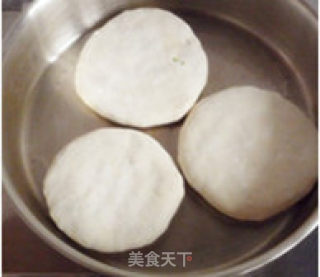 香菇虾皮小白菜素盒子的做法步骤：12