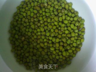 偏爱苦瓜的味道——玉米苦瓜绿豆脊骨汤的做法步骤：1