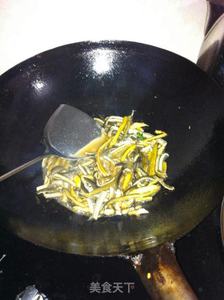 韭菜豆芽爆鳝丝的做法步骤：5