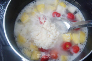 醪糟的吃法(1)——美白醪糟水果甜汤的做法步骤：3