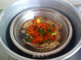 剁椒鱼腩的做法步骤：4