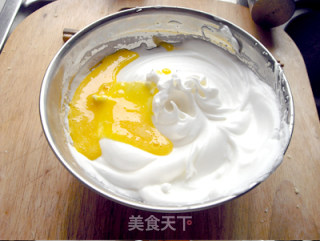 美味蛋糕的华丽变身——葱香芝士咸味蛋糕的做法步骤：6