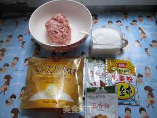 鲜肉馄饨的做法步骤：1