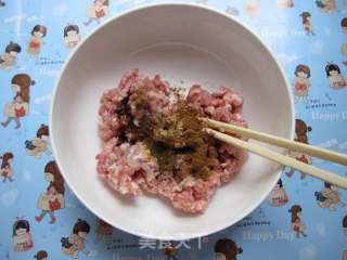 鲜肉馄饨的做法步骤：2