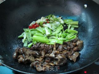 家常菜----青椒鸭杂的做法步骤：5