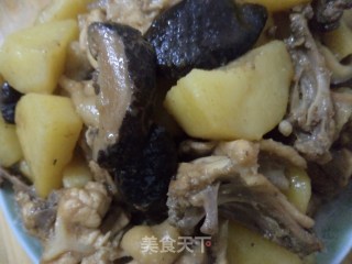 土豆香菇焖鸡的做法步骤：7