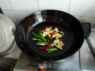 茶树菇炒仔鸡的做法步骤：5
