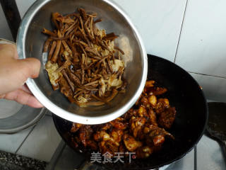 茶树菇炒仔鸡的做法步骤：13