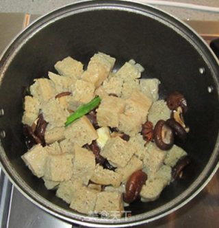 香菇烤麸的做法步骤：4