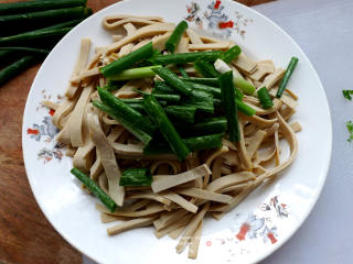 凉拌豆腐皮的做法步骤：3