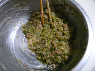 香香的芹菜馅水煎包的做法步骤：7