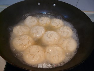 香香的芹菜馅水煎包的做法步骤：12