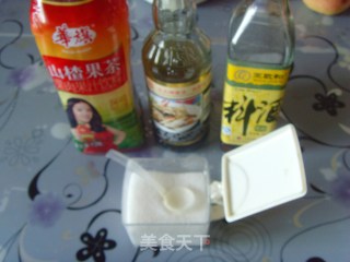 女人的最佳补品------炖猪脚的做法步骤：2