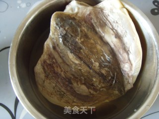 女人的最佳补品------炖猪脚的做法步骤：3