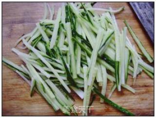 肉丝炒饼的做法步骤：3